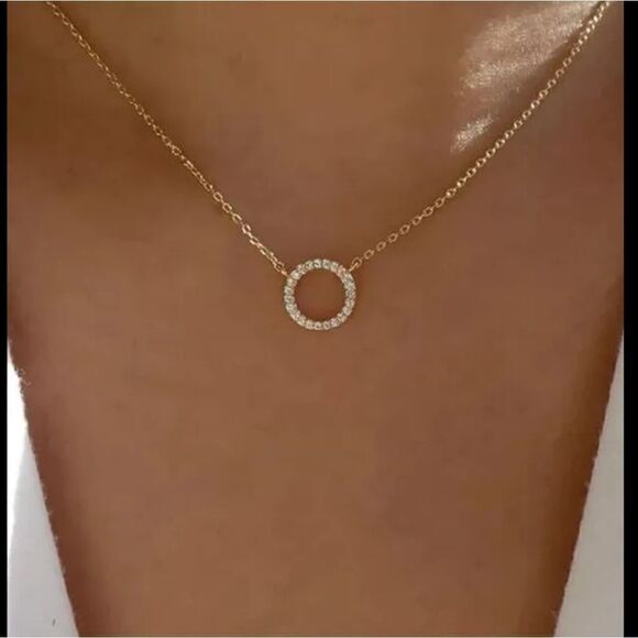 Jewelry - Gold Round Circle Pendant Necklace Crystal Rhinestone Delicate Dainty Minimalist